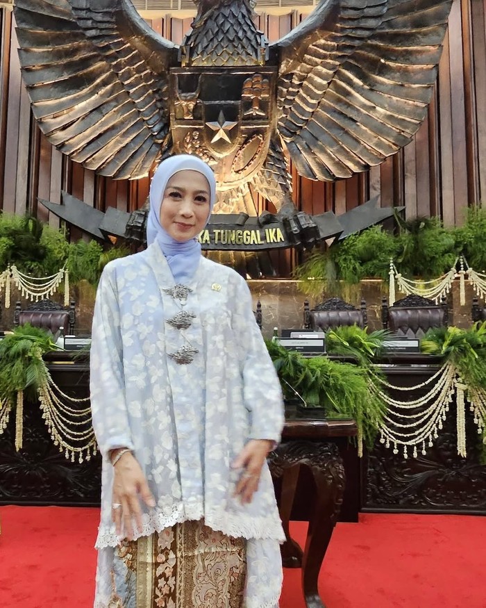 desy ratnasari