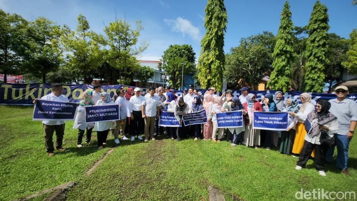 Dosen Politani Pangkep demo desak tukin dibayarkan.