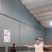 Setelah berkeliling gedung DPR RI bersama, Verrel dan Fuji juga terlihat bermain badminton bareng. Terlihat keduanya memang akrab dan dekat. Foto: Instagram/@fuji_an