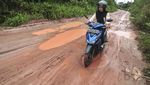 Potret Jalan Desa di Muaro Jambi Masih Tanah dan Rusak