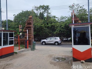Parkir Nontunai di Pantai Kuta Belum Beroperasi, Dishub Tunggu Desa Adat