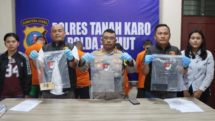 Kapolres Tanah Karo AKBP Eko Yulianto saat merilis kasus eksploitasi anak. (dok Polres Tanah Karo)