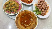 Ada ratusan menu yang disajikan di Siauw A Tjiap. Namun mereka kurasi dan pilih menu yang paling banyak dipesan pelanggan dari dulu sampai sekarang. Foto: detikFood