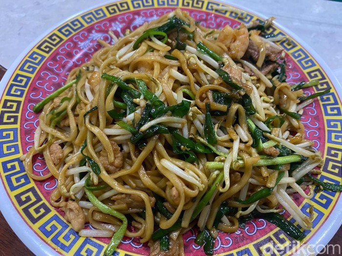 Kelezatan Ngohiong dan Fuyunghai Hakka di Siauw A Tjiap yang Bertahan 102 Tahun  Kelezatan Ngohiong dan Fuyunghai Hakka di Siauw A Tjiap yang Bertahan 102 Tahun
