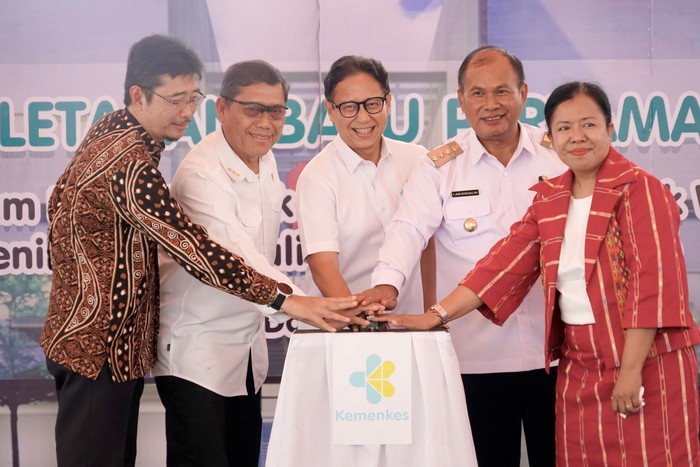 Kementerian Kesehatan melakukan peletakan batu pertama untuk peningkatan kapasitas dan kualitas infrastruktur Rumah Sakit Umum Daerah (RSUD) Reda Bolo di Sumba Barat Daya, Nusa Tenggara Timur, hari ini (17/1).