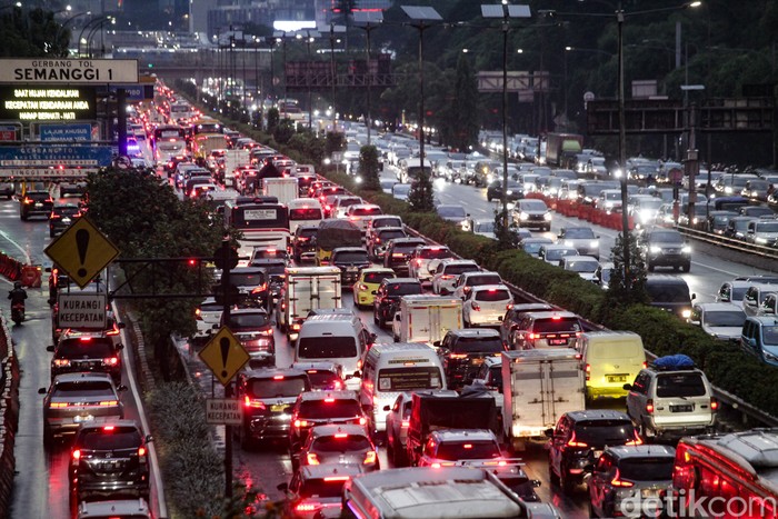 Pemerintah bakal mewajibkan semua kendaraan bermotor harus memiliki asuransi Third Party Liability (TPL) atau tanggung jawab hukum pihak ketiga. Apa itu?