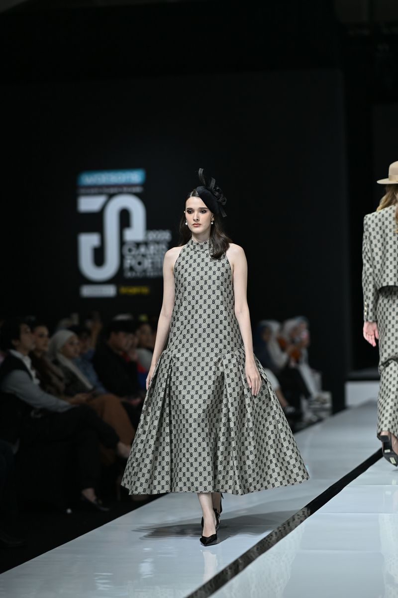 Koleksi Buttonscarves di Garis Poetih 2025 Koleksi Buttonscarves di Garis Poetih 2025