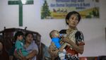 Melihat Kondisi Pengungsi Erupsi Gunung Ibu