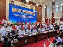 Momen Mik Bupati Lutra Dimatikan Saat Curhat Anggaran Seko Dialihkan ke IKN