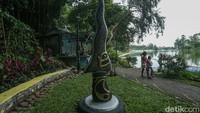 Sejumlah anak bermain di area Desa Wisata, Situ Jatijajar, Depok, Jawa Barat, Jumat (17/1/2025).