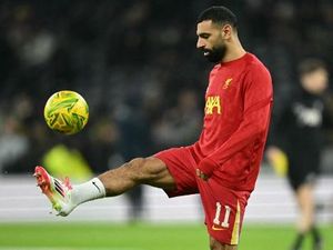 Mo Salah Kirim Kode ke Lineker soal Masa Depannya di Liverpool