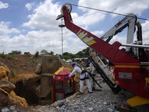 Momen Evakuasi Puluhan Jenazah yang Terjebak di Tambang Emas Afrika