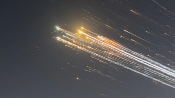 Namun wahana antariksa yang dimaksudkan untuk mengitari bumi dan mendarat di Samudra Hindia itu hilang kontak sekitar pukul 16.49 waktu setempat.  