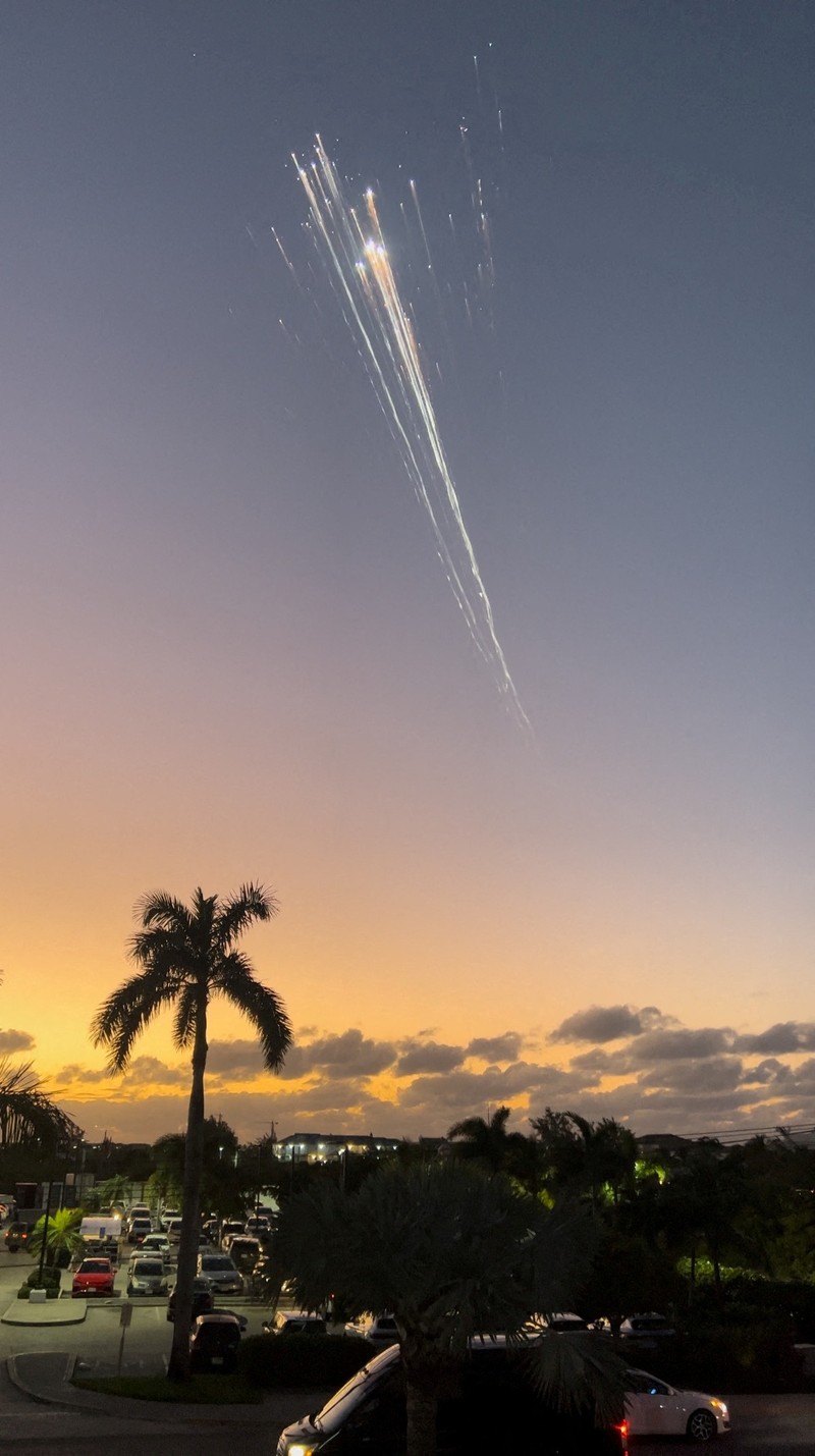 Orange balls of light fly across the sky as debris from a SpaceX rocket launched in Texas is spotted over Turks and Caicos Islands, January 16, 2025 in this screen grab obtained from social media video. Marcus Haworth@marcusahaworth/via REUTERS  THIS IMAGE HAS BEEN SUPPLIED BY A THIRD PARTY. MANDATORY CREDIT. NO RESALES. NO ARCHIVES.     TPX IMAGES OF THE DAY