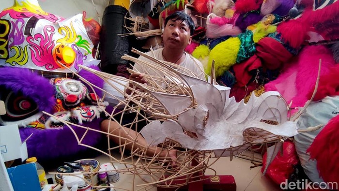 Pengerajin Barongasi di Sidoarjo