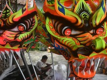 Perajin Barongsai Kebanjiran Order Jelang Imlek