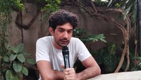 Reza Rahadian Belajar Hadapi Haters Sepanjang 20 Tahun, Kini Lebih Santai