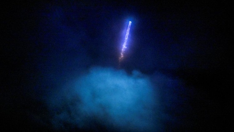 A Blue Origin New Glenn rocket lifts off on its inaugural launch at the Cape Canaveral Space Force Station in Cape Canaveral, Florida, U.S., January 16, 2025. REUTERS/Steve Nesius