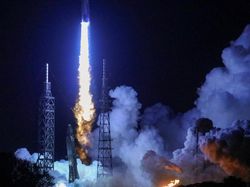 Roket Milik Jeff Bezos Akhirnya Meluncur, Siap Saingi SpaceX Elon Musk