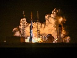 Roket Milik Jeff Bezos Akhirnya Meluncur, Siap Saingi SpaceX Elon Musk