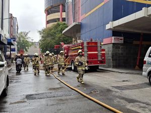 Korban Tewas Kebakaran Glodok Plaza Bertambah Jadi 12 Orang