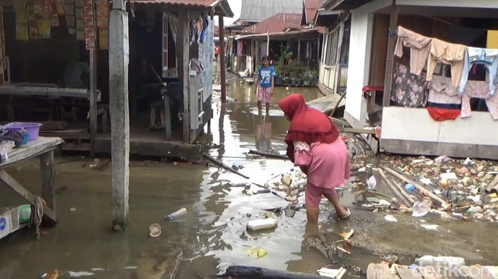 Sungai Musi meluap rumah warga di dua kelurahan Palembang terendam banjir