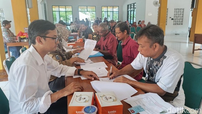 Musyawarah bentuk ganti UGR Tol Jogja-Solo-YIA seksi 3 ruas Jogja-YIA di Kalurahan Sumberrahayu, Moyudan, Sleman, Jumat (17/1/2025).