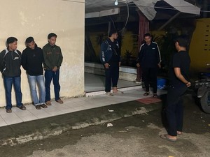 Kejam 5 Pemuda Polman Keroyok Lansia Hanya gegara Dilarang Sawer Biduan