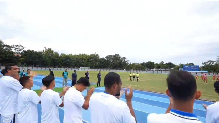 Pemain Persibo menolak melanjutkan sisa laga melawan Deltras FC di Sasana Krida AAU, Yogyakarta