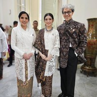 “Semoga di daerah, apalagi daerah terpencil yang belum sempat kita kunjungi. Ini nanti jadi prioritas program Dekranas sehingga UMKM ini bisa sama-sama naik kelas,” katanya. Kepengurusan Dekranas kali ini turut menyertakan sejumlah desainer ternama seperti Mel Ahyar, Didiet Maulana, dan Eridani. (Foto: Instagram/@didietmaulana)