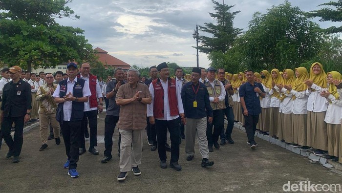 Gus Ipul Berterima Kasih ke CT karena Bangun SMA Unggulan CT ARSA. (Mulia Budi/detikcom)