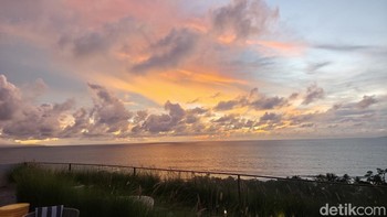 Redmi Note 14 Pro+ 5G mampu menangkap warna warni langit senja yang memukau. Foto: Fyk/detikinet