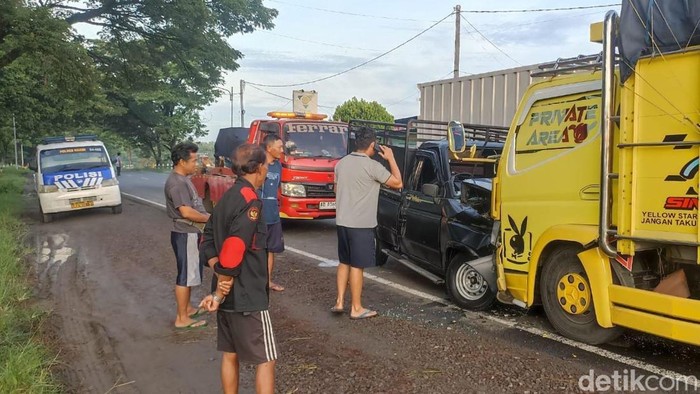 Tiga kendaraan terlibat kecelakaan di Ngawi, satu orang tewas