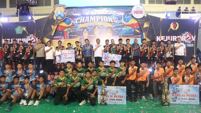 Kejurprov Jatim Bola Voli U-15 di GOR Delta Sidoarjo ditutup jumat 18 januari 2025