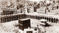 Dr. Fawaz Al-Dahas, direktur Pusat Sejarah Makkah, mengatakan kepada Arab News, “Ka’bah pernah ditutupi dengan warna putih, merah, dan hitam, dan pilihan warnanya didasarkan pada kemampuan finansial di setiap era.” Foto: dok. Arab News