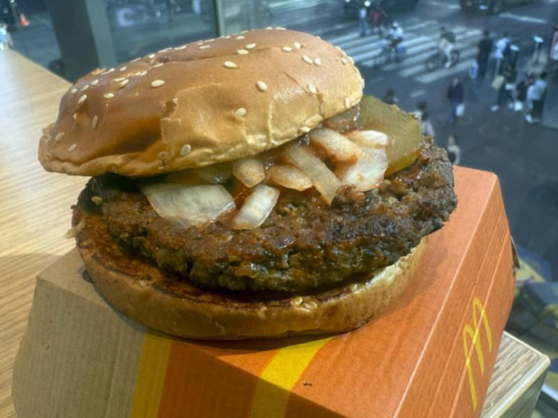 Makan Burger Terkontaminasi Bakteri, Remaja Ini Kena Gagal Ginjal