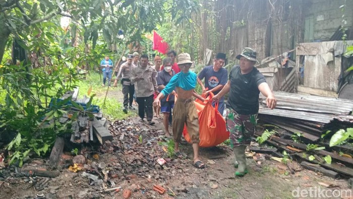 Mayat pria lansia ditemukan di genangan air dekat saluran drainase di Kota Jambi