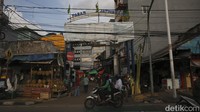 Suasan pasar Jatinegara, Sabtu (18/1/2025). Pasar Jatinegara atau dikenal juga dengan sebutan Pasar Mester merupakan pasar tertua di Jakarta yang masih eksis hingga saat ini.