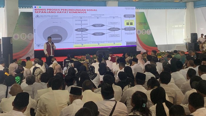 Menteri Sosial (Mensos) Saifullah Yusuf atau Gus Ipul mengungkap anggaran bansos di wilayah Solo Raya mencapai Rp 2 triliun.