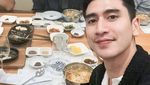Momen Verrell Bramasta Makan Bareng STY hingga Cicip Steak Salt Bae