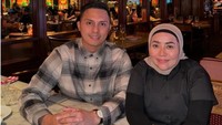 Setelah bercerai dengan King Nassar, Muzdalifah menikah lagi dengan pria bernama Fadel Islami. Momen kebersamaan keduanya kerap dibagikan. Foto: Instagram @muzdalifah999