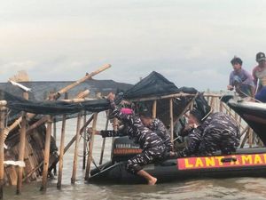 TNI Lanjutkan Pembongkaran Pagar Laut di Tangerang