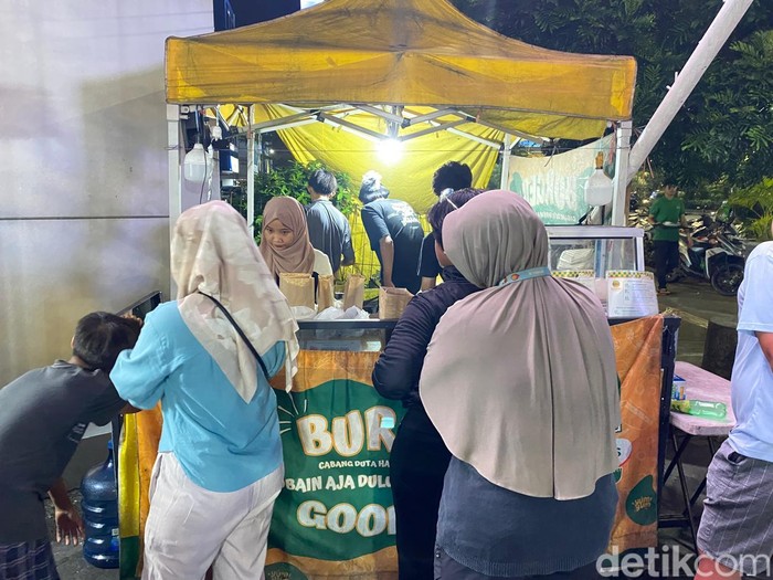 Puas Makan Burger Rp 25 Ribuan yang Toppingnya Lumer di Bekasi!