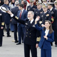 “Di ambang keberangkatan untuk pelatihan pelayaran Anda, Ratu dan saya berharap Anda mendapat lautan yang tenang, angin yang baik, tetapi yang terpenting adalah Anda memanfaatkan tahap ini sebagai pelaut, sebagai prajurit, dan juga sebagai duta Spanyol di dunia,” ucap sang Raja. Foto: dok. Instagram @casareal.es