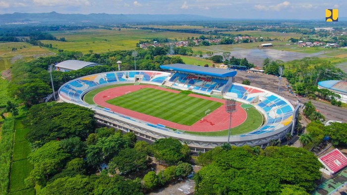 Renovasi stadion kanjuruhan malang