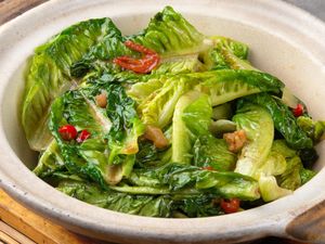 Resep Tumis Cos Lettuce yang Segar dan Gurih Pedas