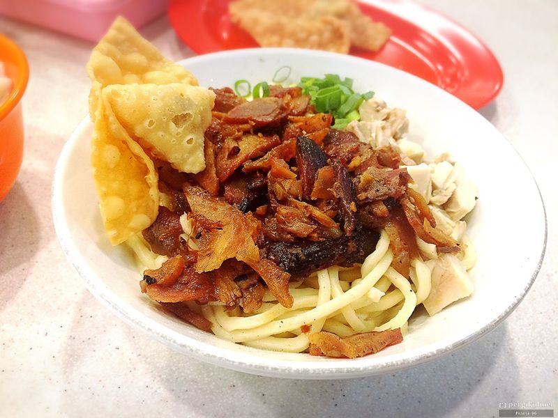 RM Makassar non-halal