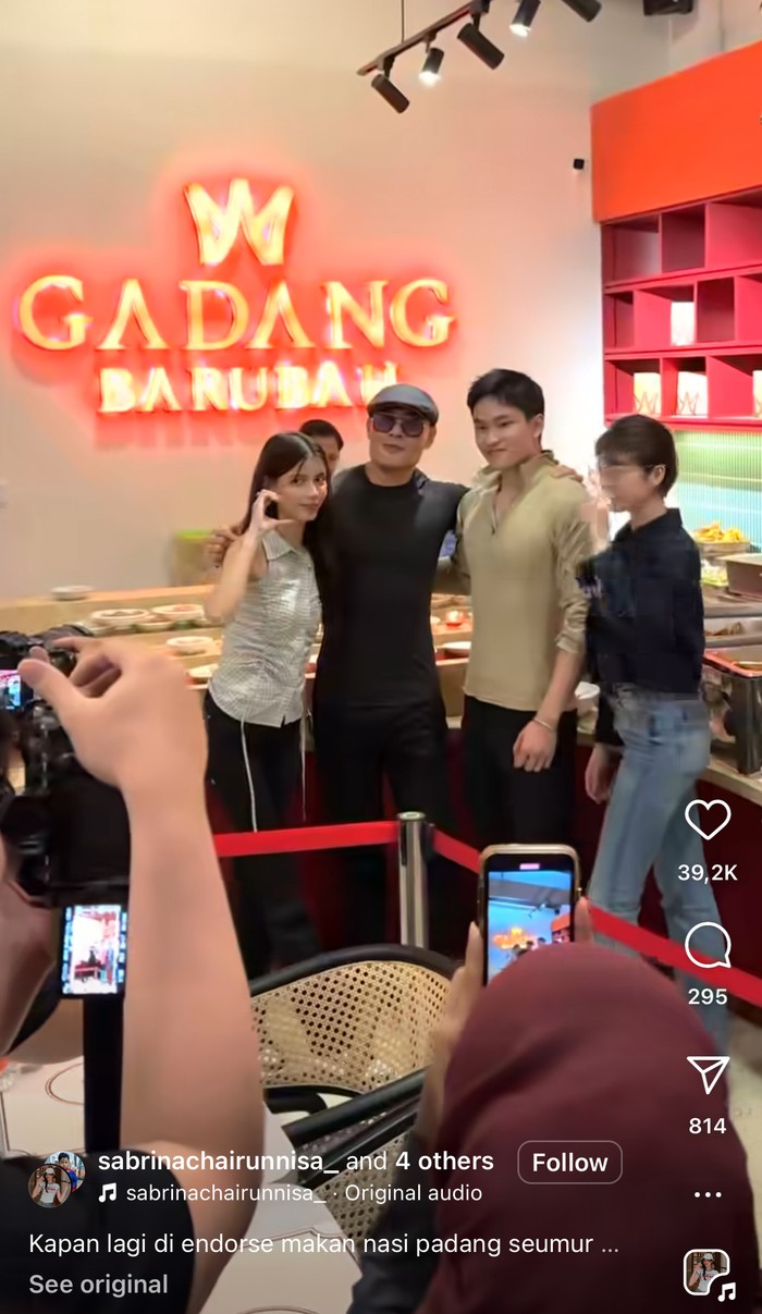 Azka Corbuzier Cicip Kopi Daun Bawang hingga Makan Bareng Prabowo Azka Corbuzier Cicip Kopi Daun Bawang hingga Makan Bareng Prabowo