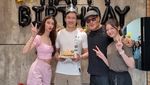 Azka Corbuzier Cicip Kopi Daun Bawang hingga Makan Bareng Prabowo