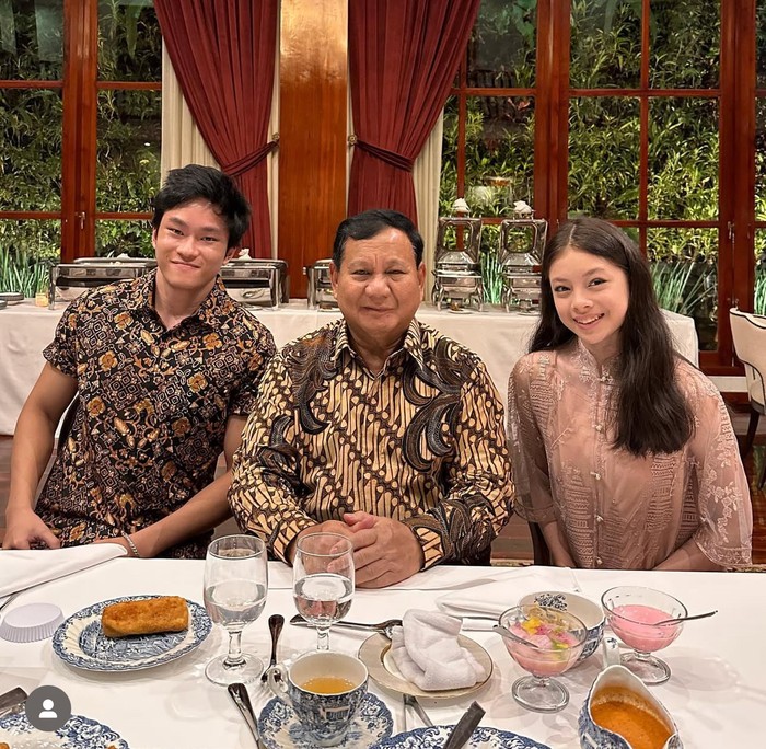 Azka Corbuzier Cicip Kopi Daun Bawang hingga Makan Bareng Prabowo